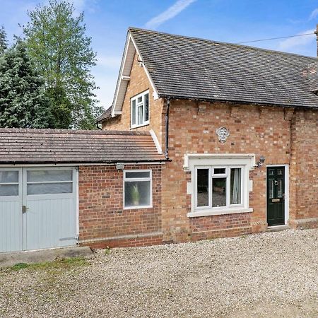 Wheelbarrow Cottage Bengeworth Extérieur photo